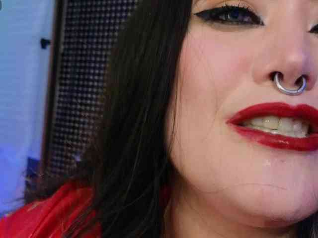 Laura-Wicked webcam