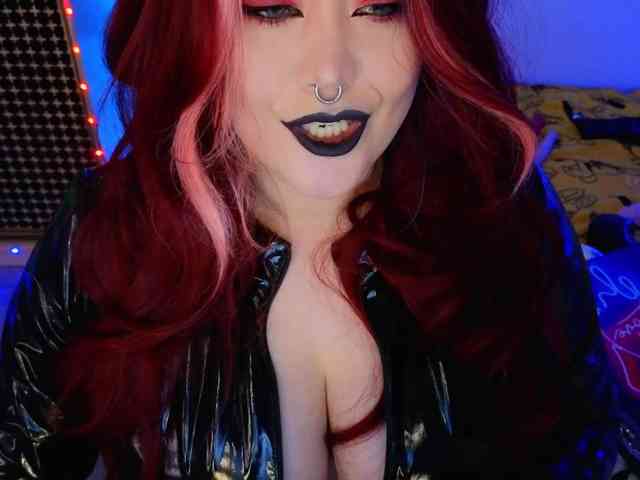 Laura-Wicked webcam