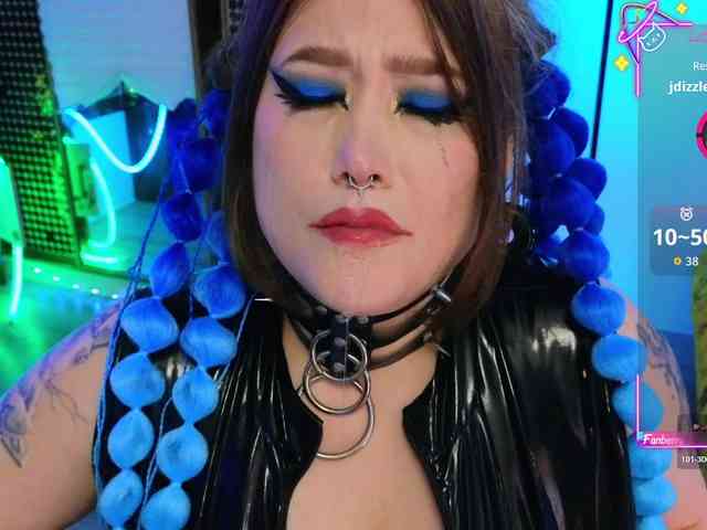 Laura-Wicked webcam