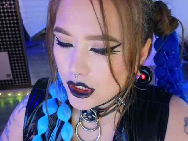 Laura-Wicked webcam