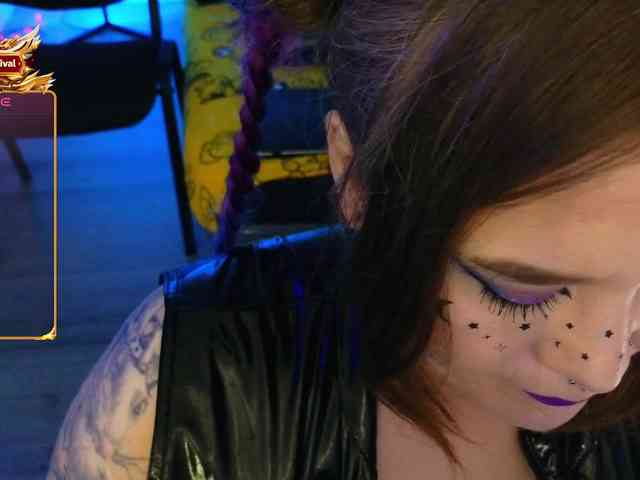 Laura-Wicked webcam