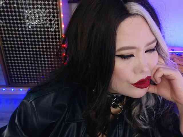 Laura-Wicked webcam