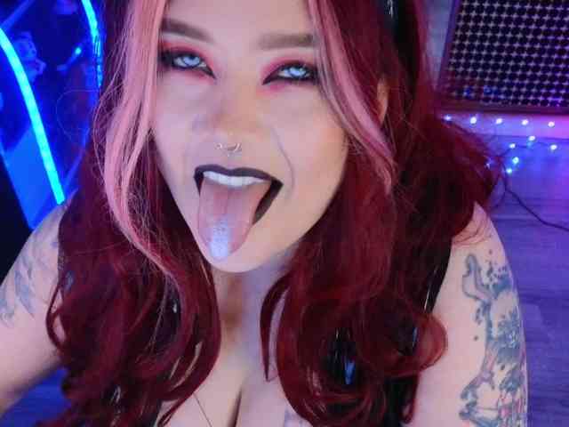 Laura-Wicked webcam