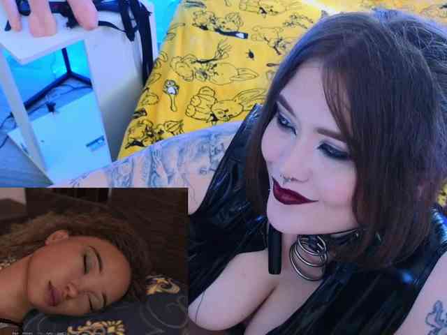 Laura-Wicked webcam