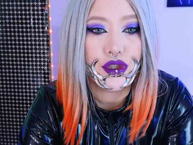 Laura-Wicked webcam