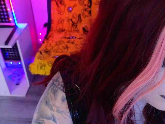 Laura-Wicked webcam
