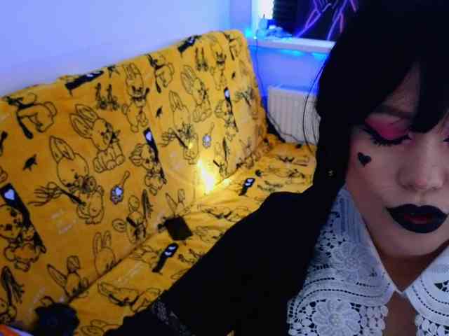 Laura-Wicked webcam