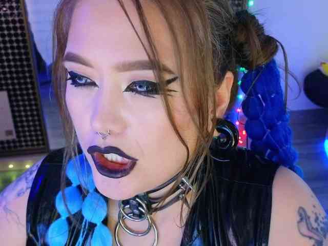 Laura-Wicked webcam