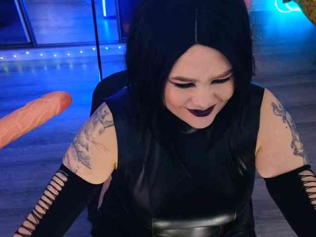 Laura-Wicked webcam