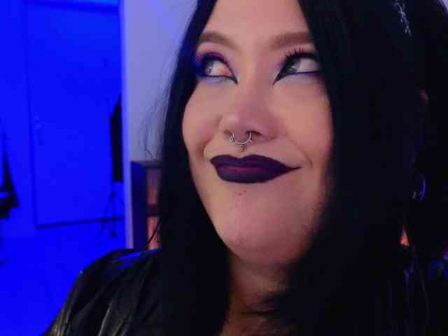 Laura-Wicked webcam