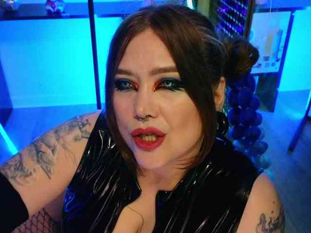 Laura-Wicked webcam