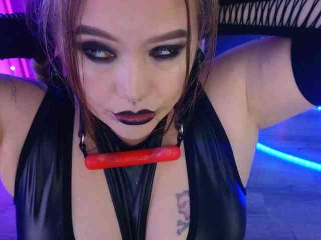 Laura-Wicked webcam