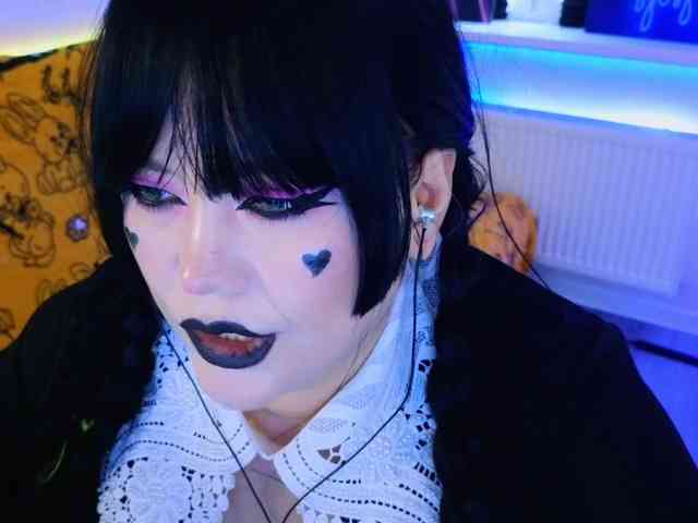 Laura-Wicked webcam