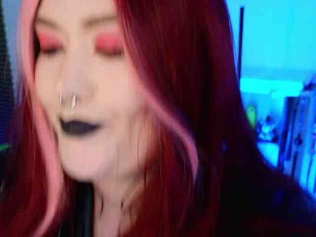 Laura-Wicked webcam