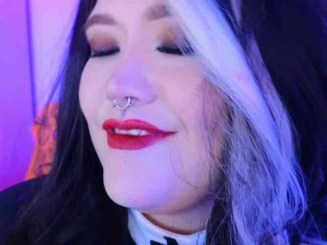 Laura-Wicked webcam