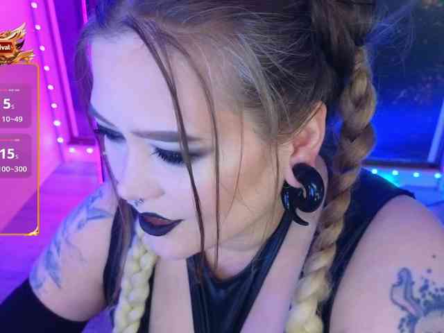 Laura-Wicked webcam
