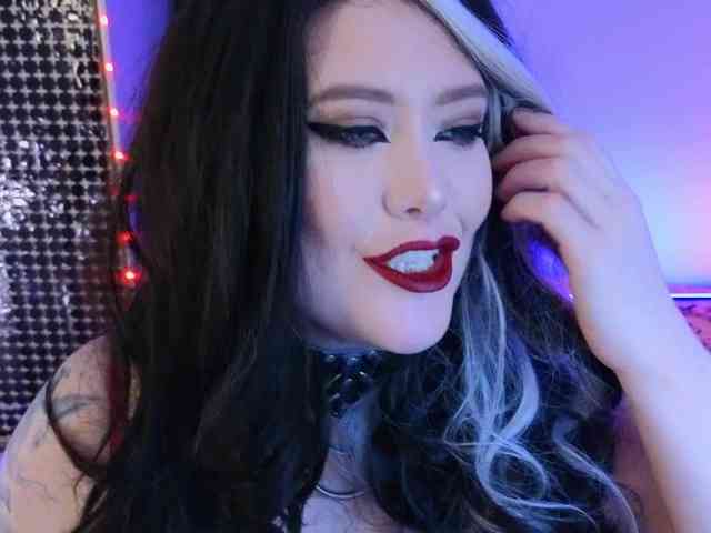 Laura-Wicked webcam