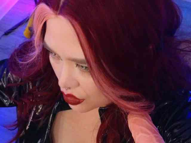 Laura-Wicked webcam