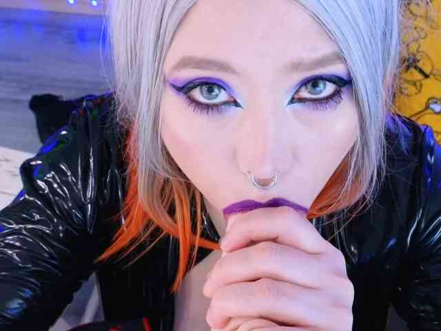 Laura-Wicked webcam