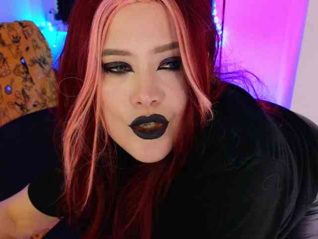 Laura-Wicked webcam