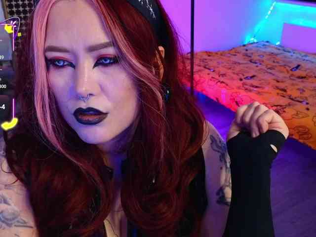 Laura-Wicked webcam