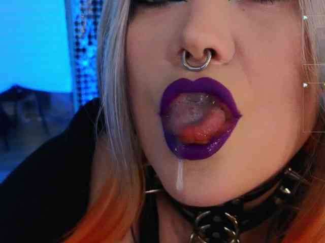 Laura-Wicked webcam