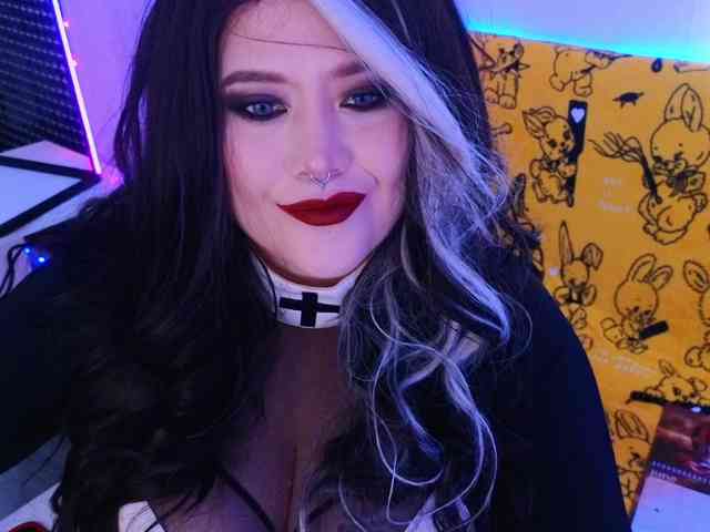 Laura-Wicked webcam