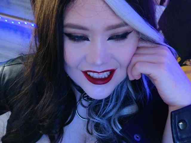 Laura-Wicked webcam