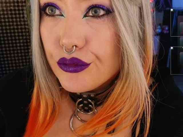 Laura-Wicked webcam