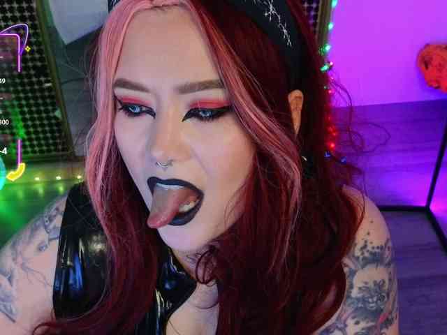 Laura-Wicked webcam