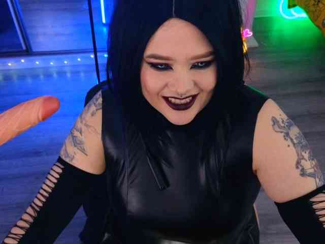 Laura-Wicked webcam