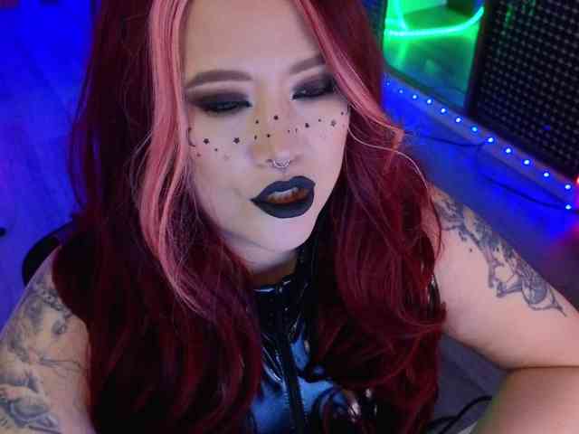 Laura-Wicked webcam
