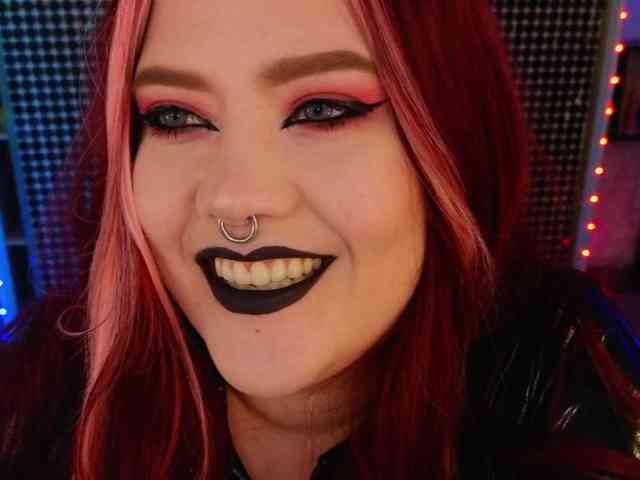 Laura-Wicked webcam