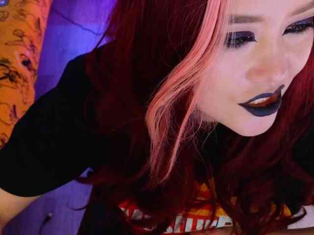 Laura-Wicked webcam