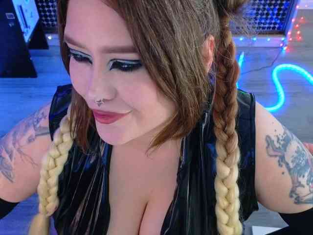Laura-Wicked webcam