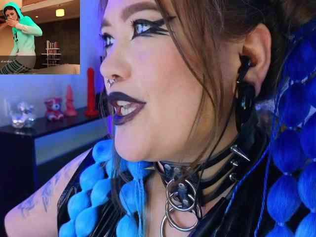 Laura-Wicked webcam