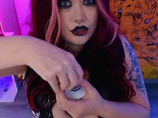 Laura-Wicked webcam
