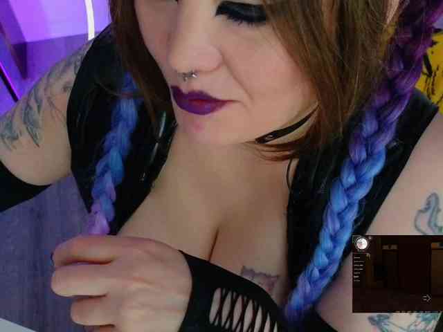 Laura-Wicked webcam