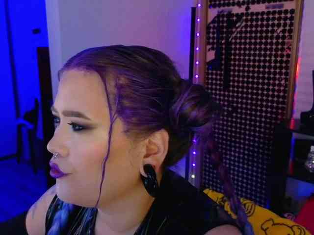 Laura-Wicked webcam