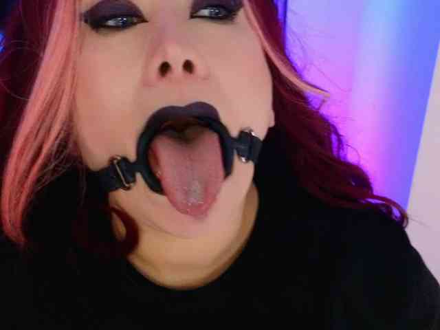 Laura-Wicked webcam