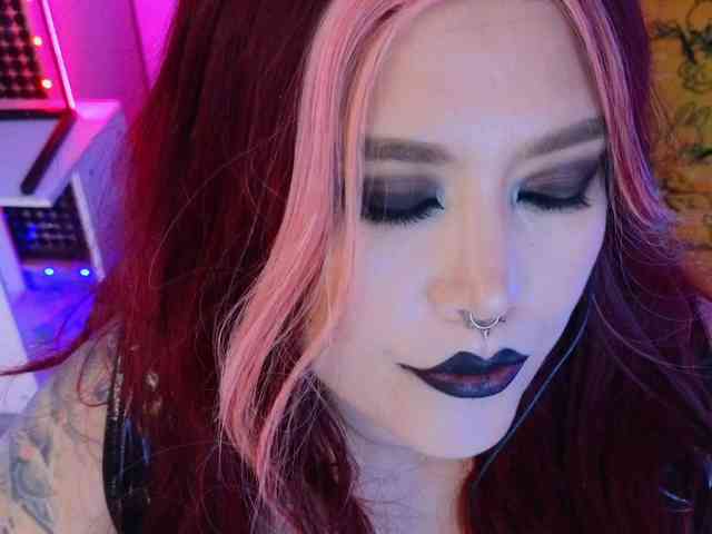 Laura-Wicked webcam