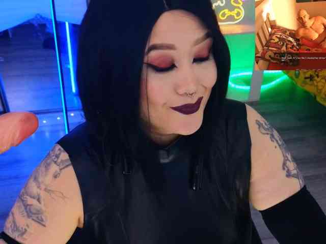 Laura-Wicked webcam