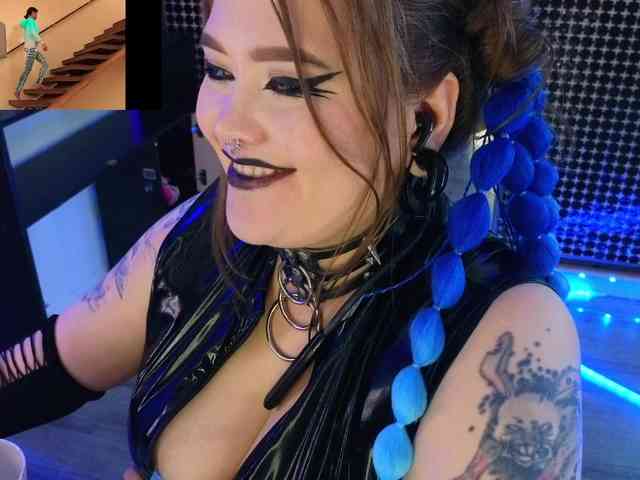 Laura-Wicked webcam