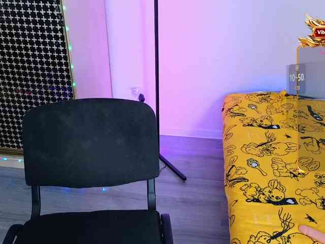 Laura-Wicked webcam