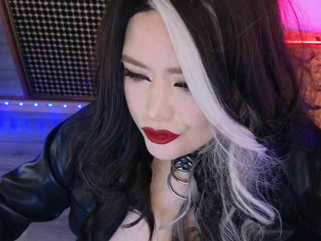 Laura-Wicked webcam