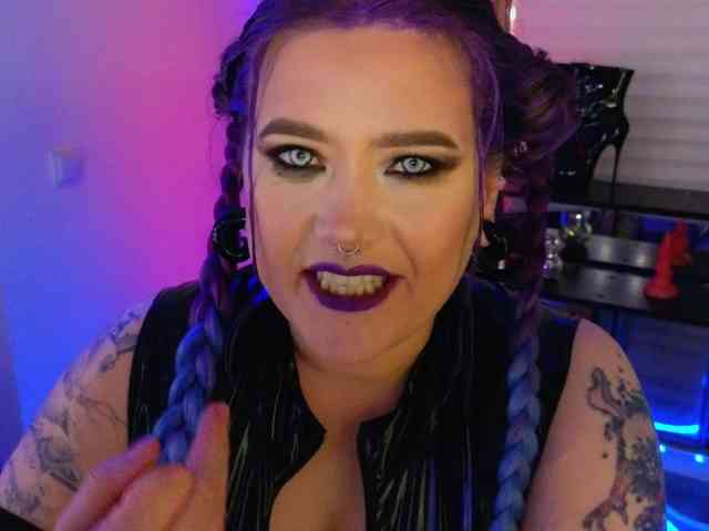 Laura-Wicked webcam