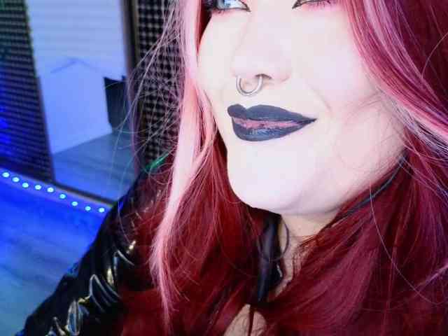 Laura-Wicked webcam