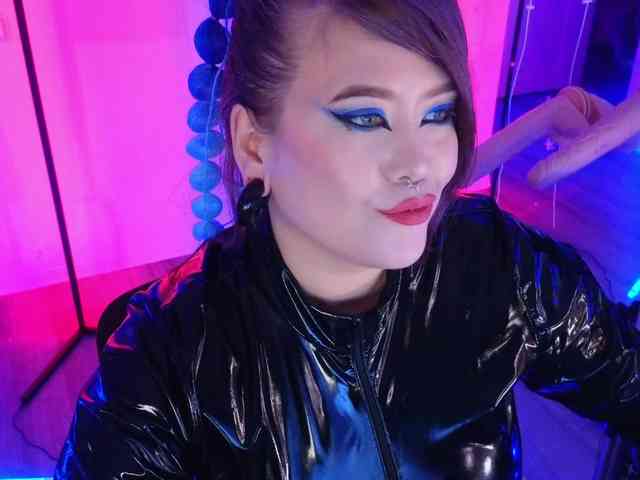 Laura-Wicked webcam
