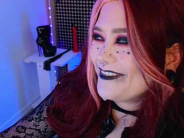 Laura-Wicked webcam
