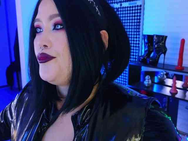 Laura-Wicked webcam